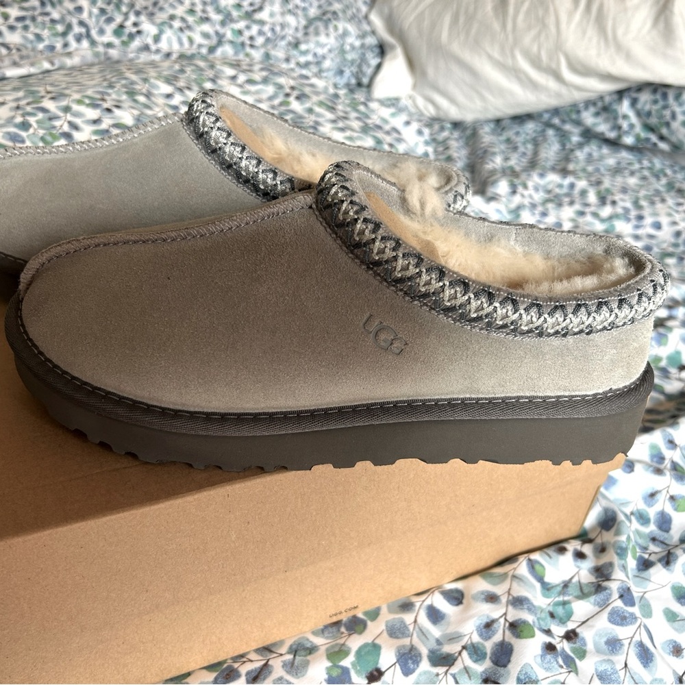 UGG Slip on.